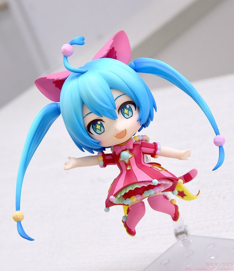 Hatsune Miku - Nendoroid #2045 - Wonderland SEKAI Ver. (Good Smile Company)